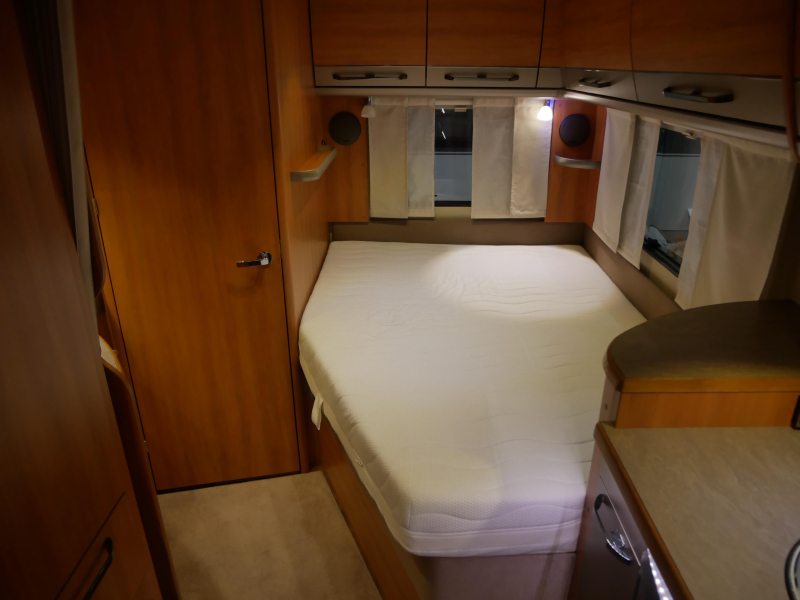 Eriba Nova GL 465 Incl. mover en luifel  foto: 10