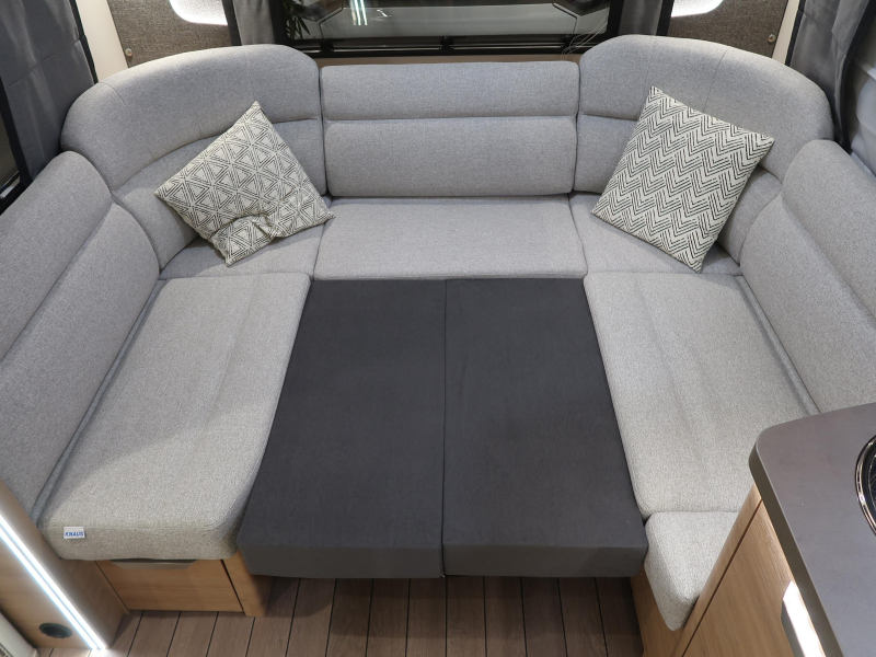 Knaus Sudwind Black Selection 500 FU RONDZIT FRANS BED  foto: 8