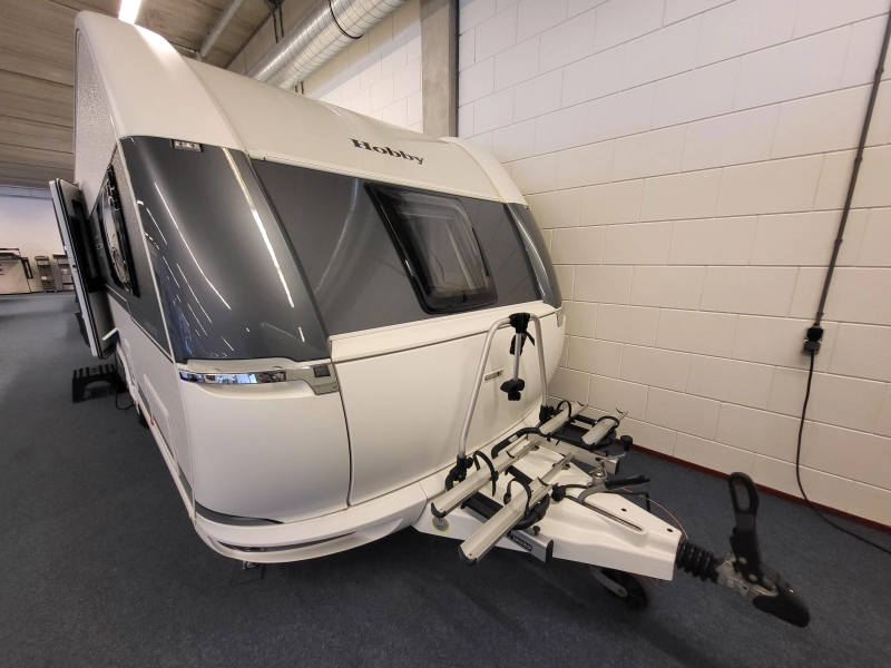 Hobby Prestige 620 CL mover, voortent, fietsenr  foto: 2