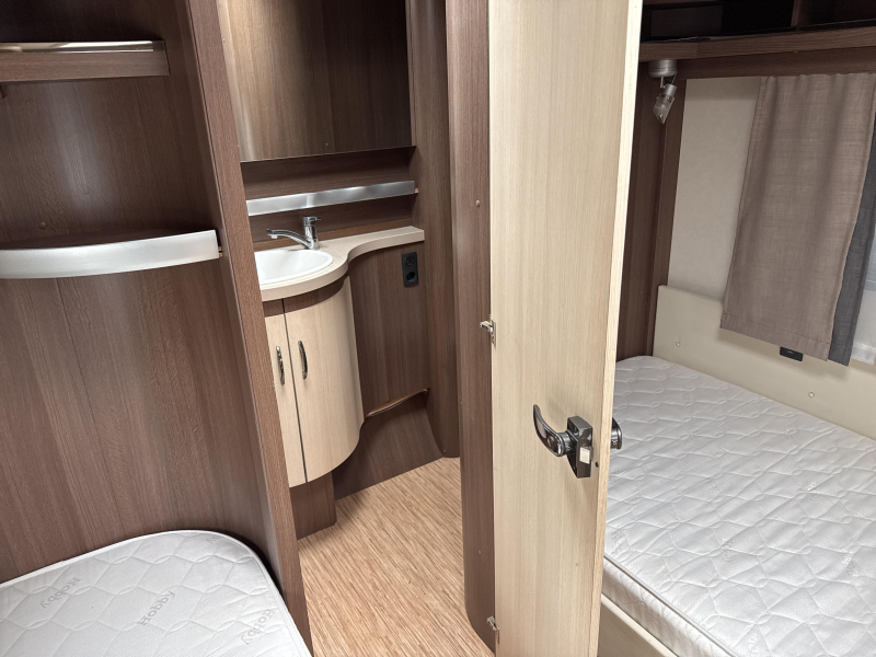 Hobby Prestige 560 WLU Mover/Fietsdrager/Airco  foto: 8