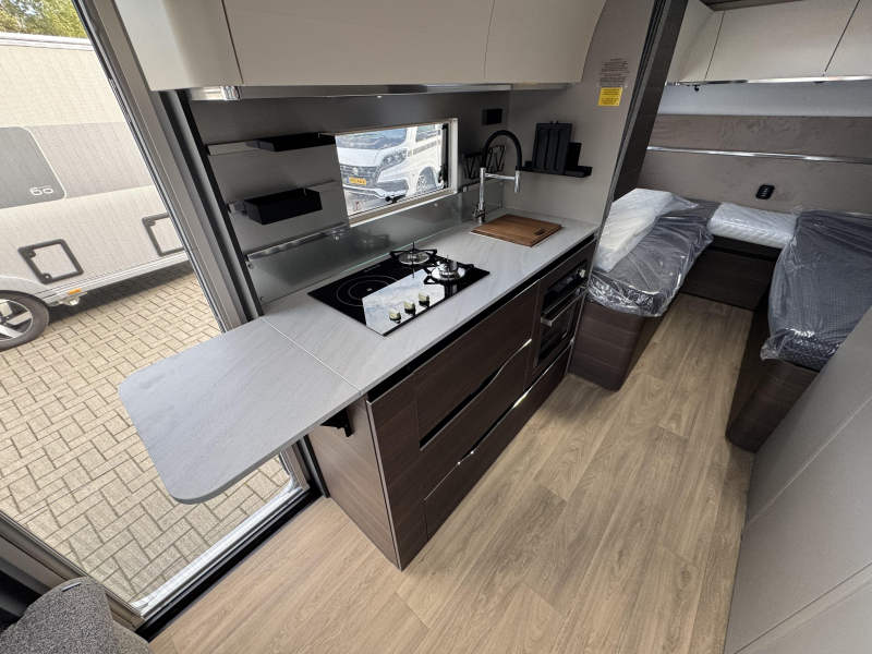 Adria Alpina 583 UL  foto: 10