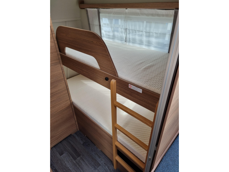 Knaus Sport 500 KD - Stapelbed - Airco  foto: 9