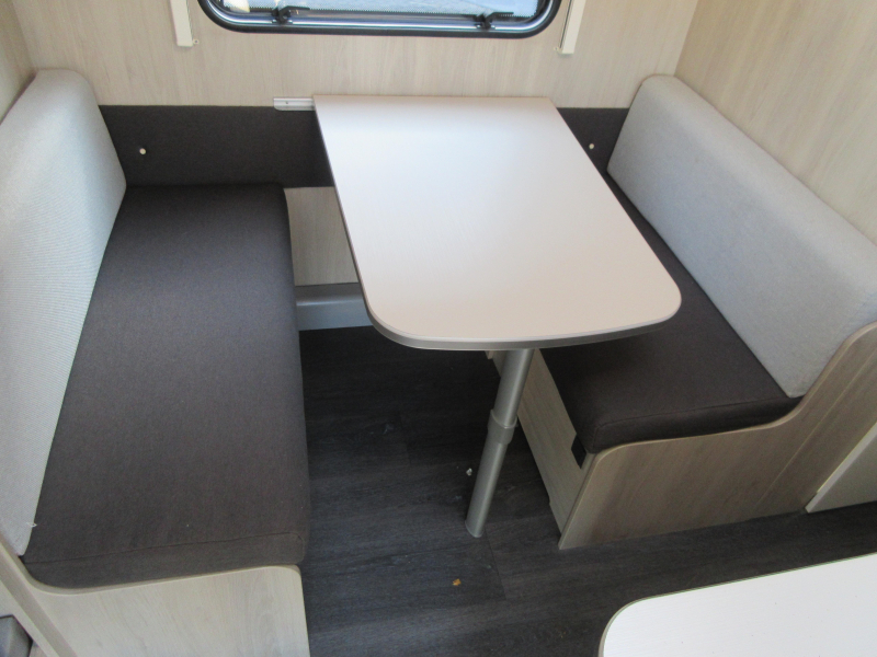Caravelair Alba Family 426 MET DOREMA VOORTENT  foto: 8