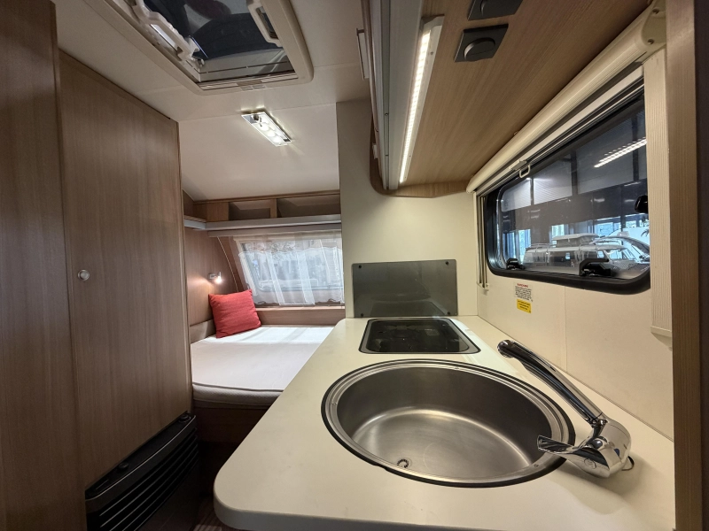 Adria Aviva 370 CP Mover | Stapelbed | Fiets  foto: 12