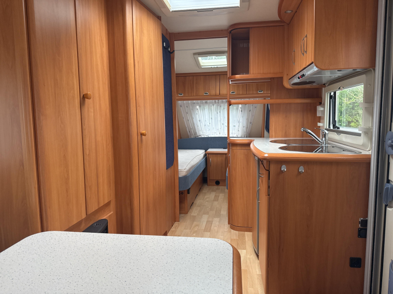 Hobby De luxe Easy 495 UL Mover/Fietsdr./Voortent  foto: 10