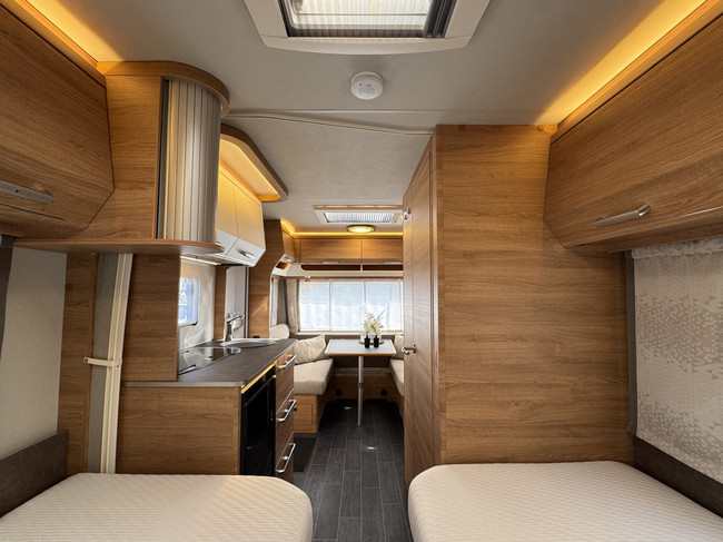 Tabbert Da Vinci 460E ENKELE BEDDEN **Mover/Zakluifel/Fietsendrager/Duo-Control/Vloerverwarming/Compleet/Zeer nette caravan** foto: 19