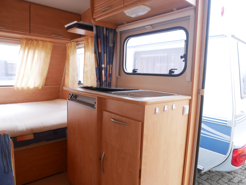 Caravelair Antares 390 Voortent, fietsenrek  foto: 5
