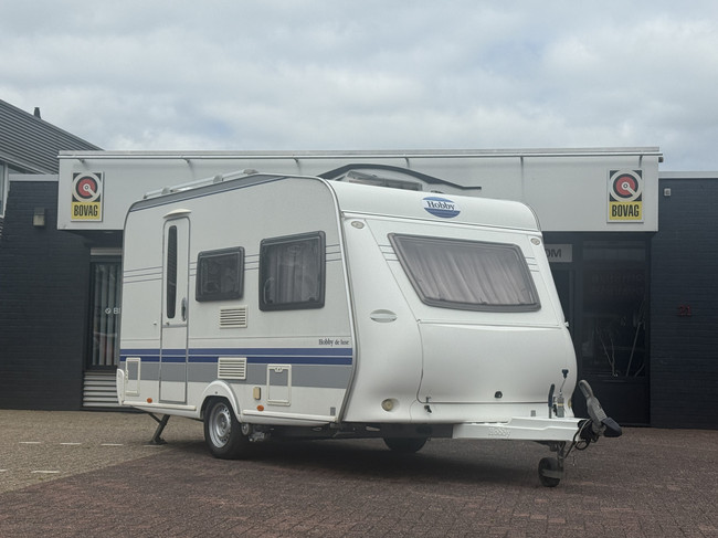 Hobby de luxe 400 SF dwarsbed 4 slaapplaatsen voortent mover hordeur kachel truma toilet foto: 0