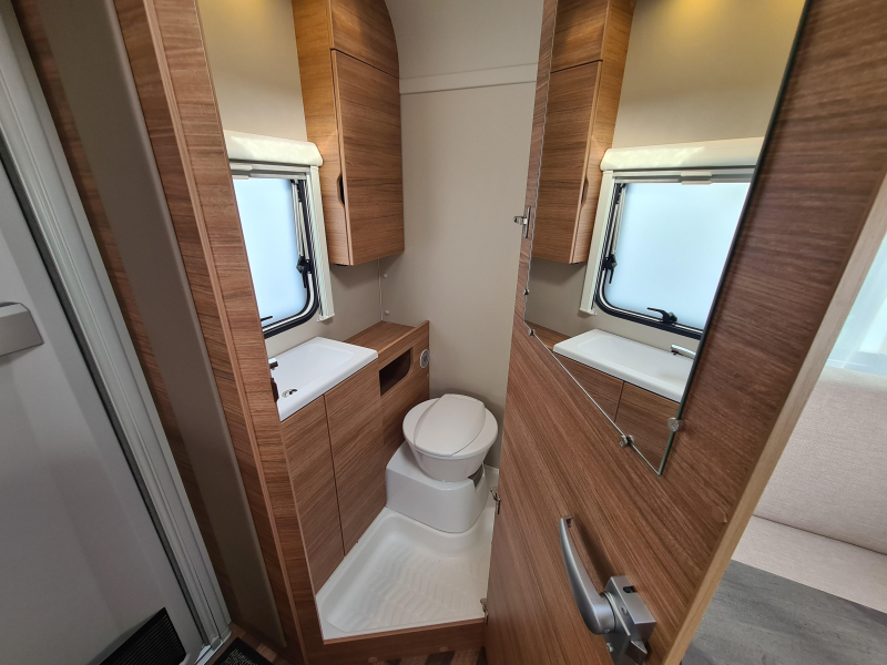 Weinsberg CaraOne 390 QD  foto: 18