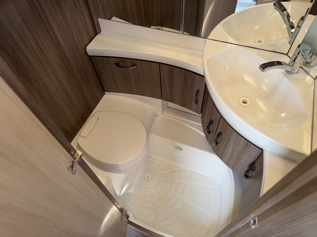 Hobby DE LUXE 490 KMF foto: 16