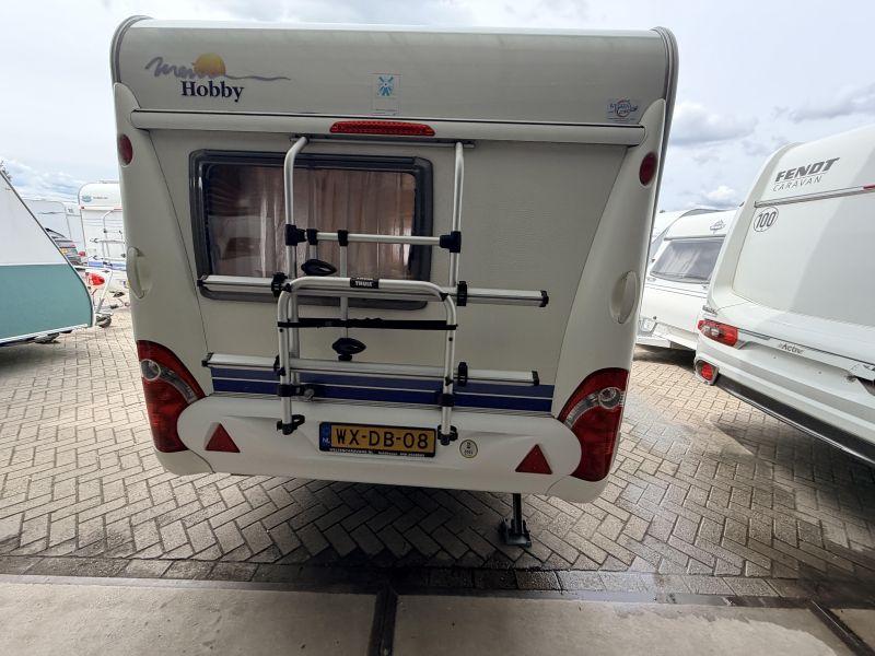 Hobby De Luxe 400 SF Voortent, Zitje Dwarsbed  foto: 13
