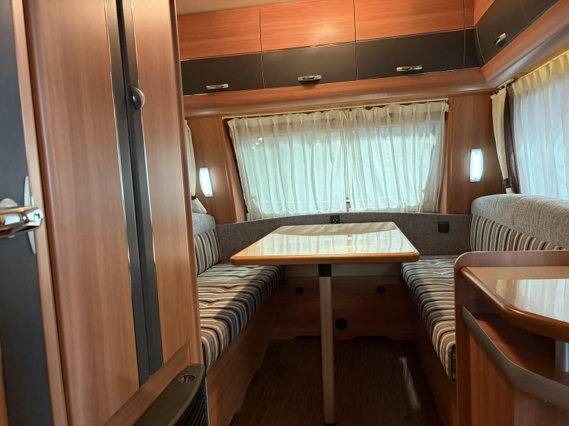 Hobby De Luxe 350 TB voortent / fietsendrager  foto: 16