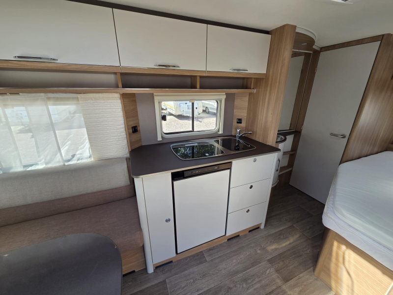 Bürstner Premio 450 TS +BOVAG2025/Voortent/Mover  foto: 11