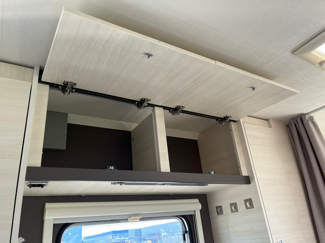 Caravelair Antares 476 Family Stapelbed | Fietsenrek | Voortent | TV | Fransbed | Treinzit | Hor foto: 19