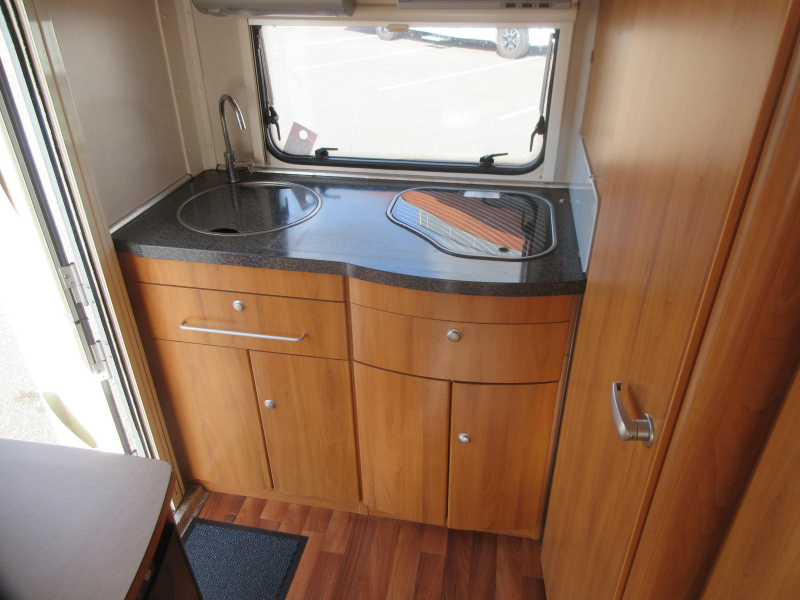 Eriba Nova GL 390 COMPACT MET EINDKEUKEN  foto: 7