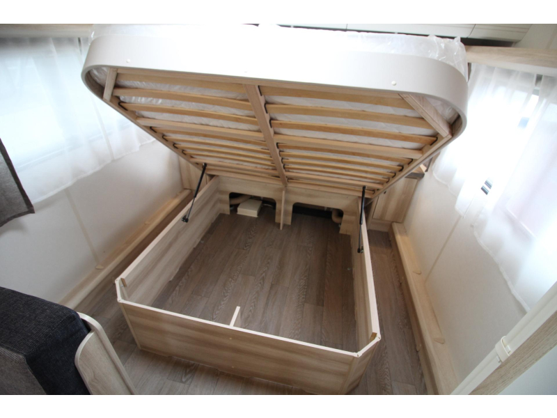 Hobby De Luxe 460 SFF Queensbed  foto: 19