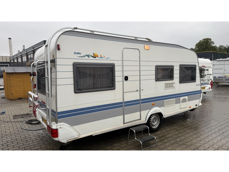 Hobby Excellent 470 UB rondzit dwars bed toilet  foto: 11