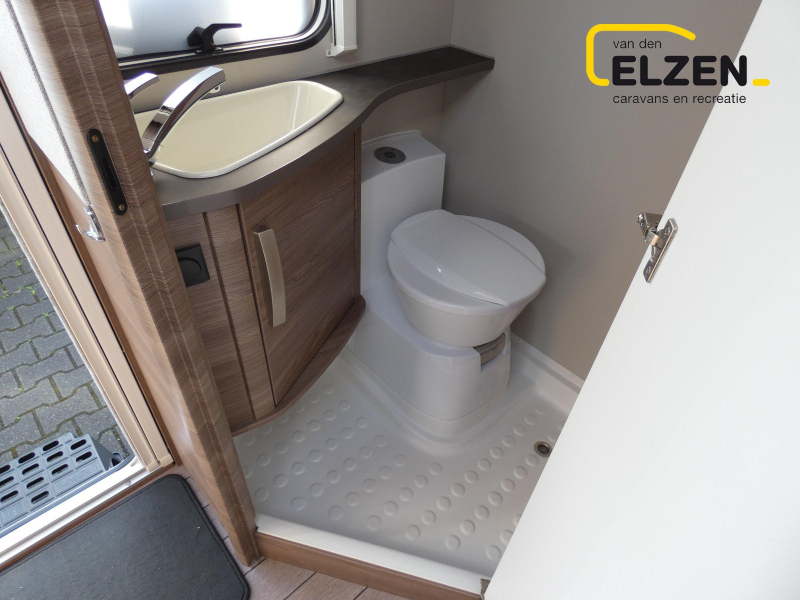 Knaus Sport Silver Selection 400 QD Mover, voortent, fietsdr.  foto: 16