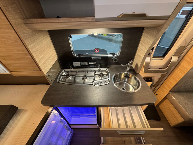 Knaus Südwind 460 EU foto: 8