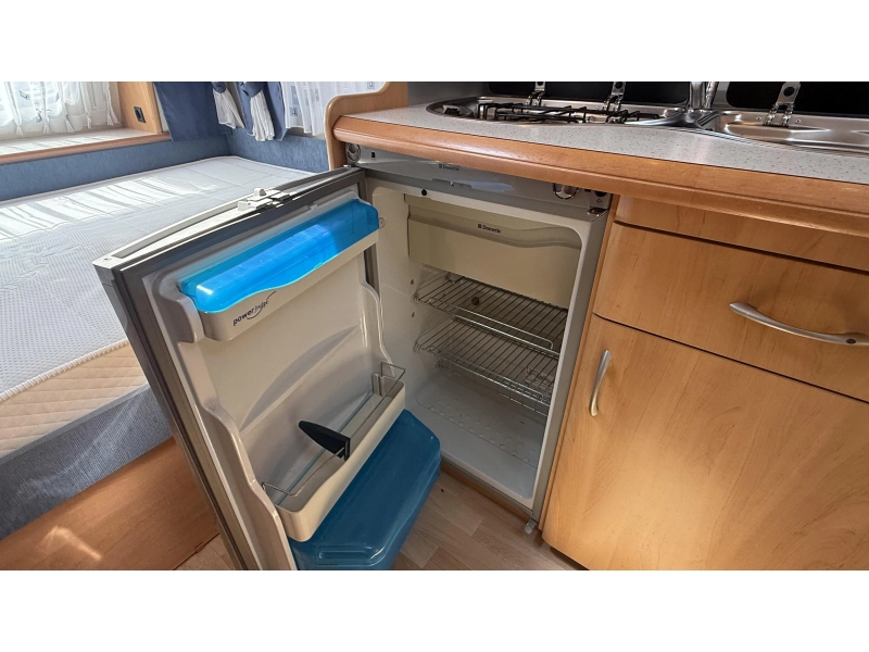 Hobby De luxe Easy 440 SF dwars bed zit toilet  foto: 8
