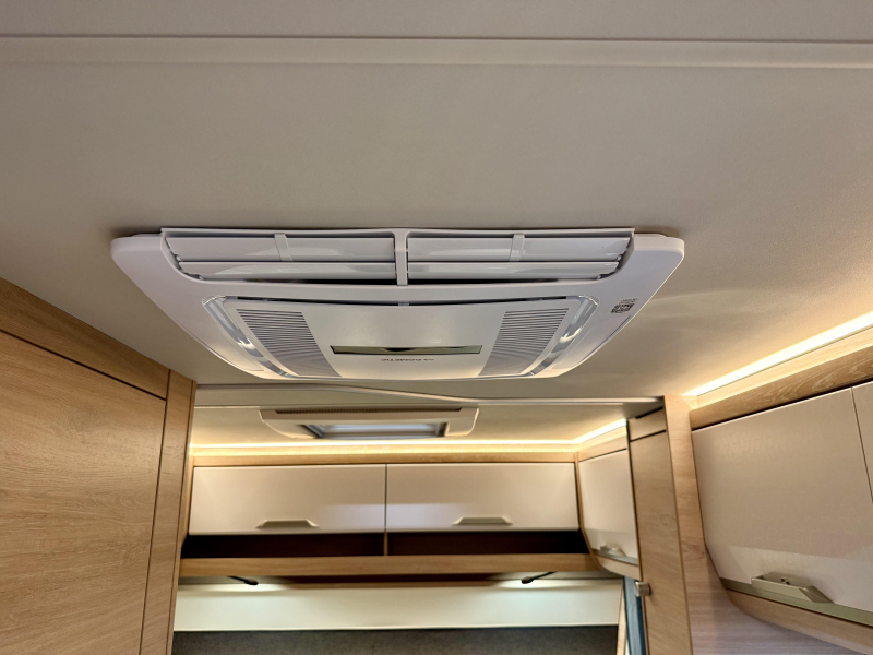 Knaus Sudwind Black Selection 460 EU Zomer Airco Actie!  foto: 21