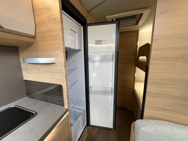 Knaus Sudwind Black Selection 500 QDK stapelbed / dwarsbed  foto: 14
