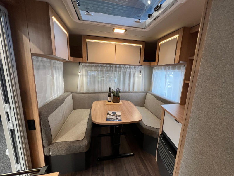 Knaus Sport 460 EU mover, luifel, fietsenrek 