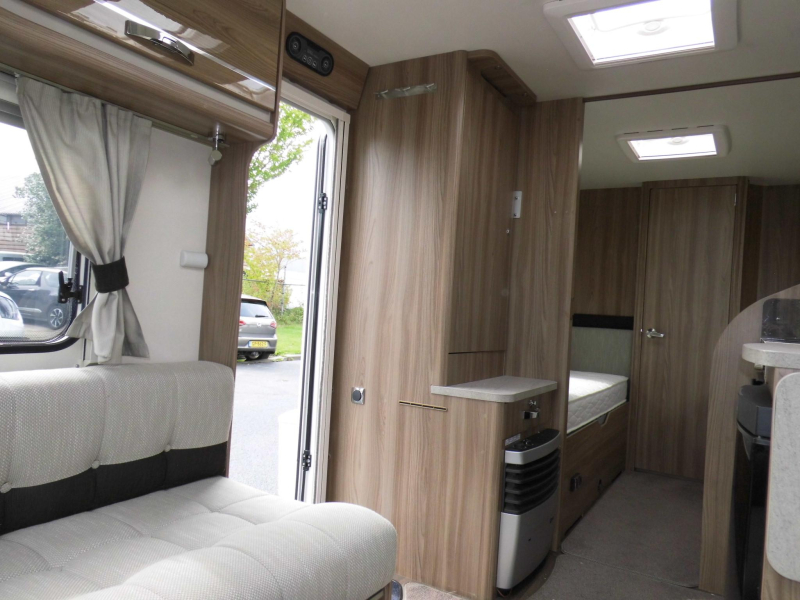 Sprite Cruzer 492 SR Mover, cassetteluifel!  foto: 9