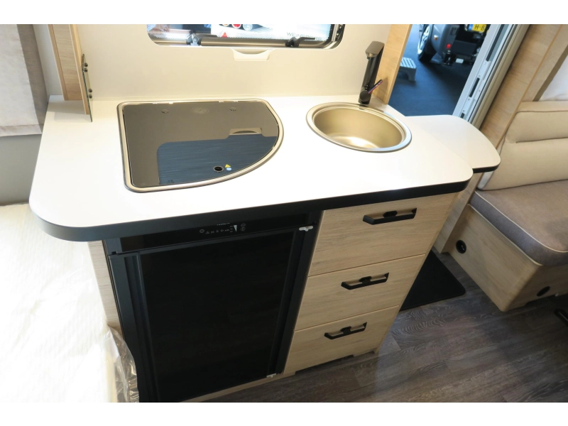Weinsberg CaraOne Edition HOT 480 EU MOVER+CASSETTEL.+FIETSEND  foto: 9