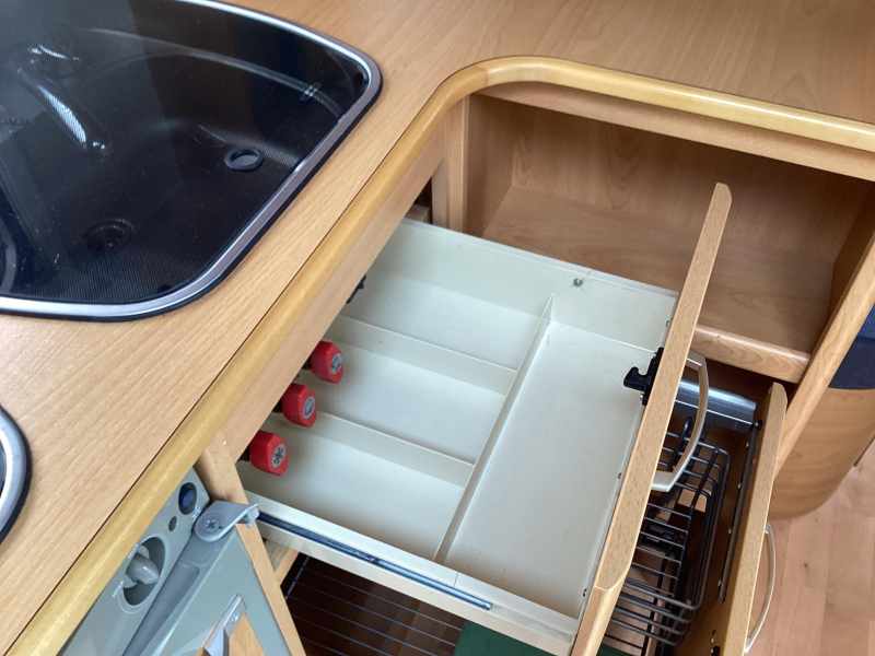 Knaus Sudwind 450 TUF voortent  foto: 13