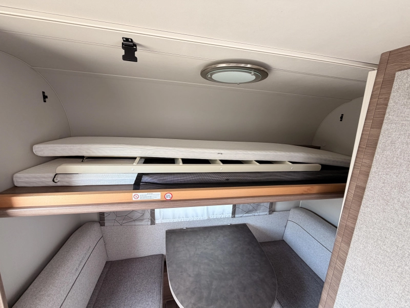 Knaus Sport Silver Selection 400 LK Voortent+Stapelbed+1300KG  foto: 6