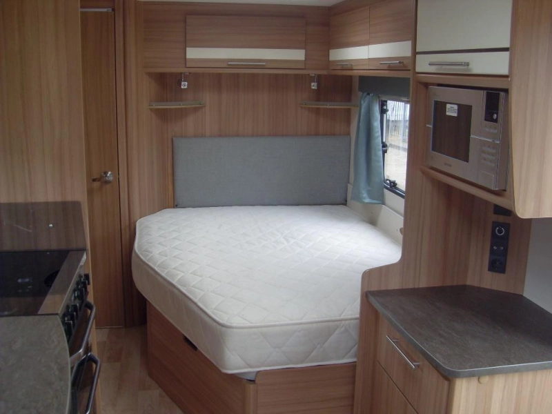 Lunar Quasar 514 met Mover en voortent 