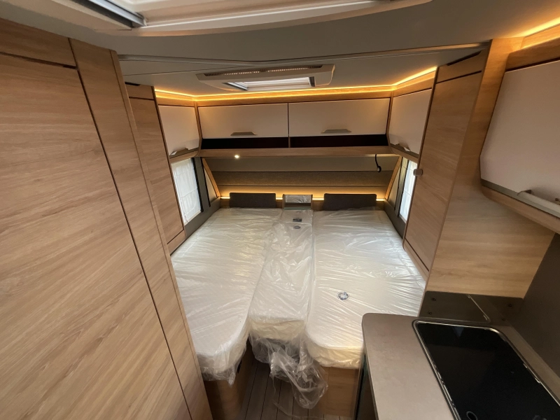 Knaus Sudwind Black Selection 460 EU MOVER-THULE LUIFEL-VLOERV  foto: 12