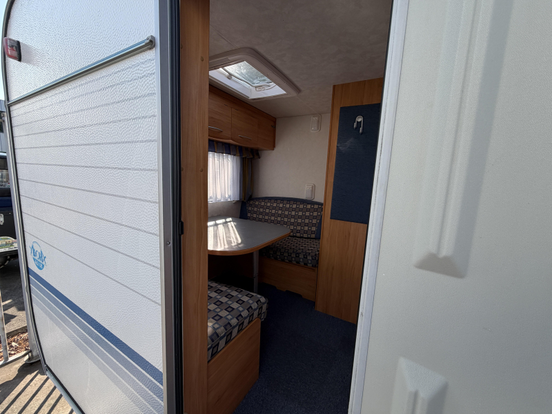Adria Adora 462 UB 1300 KG+Voortent+luifel 