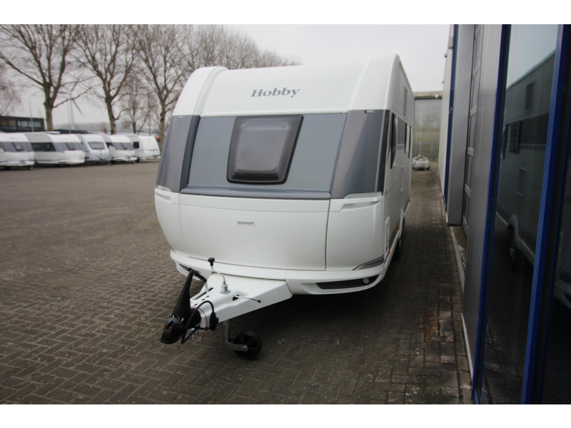 Hobby De Luxe 460 UFE Frans bed & rondzit! 