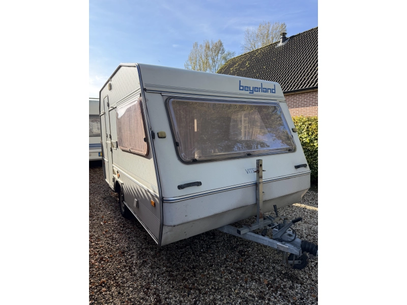 Beyerland Vitesse 380 
