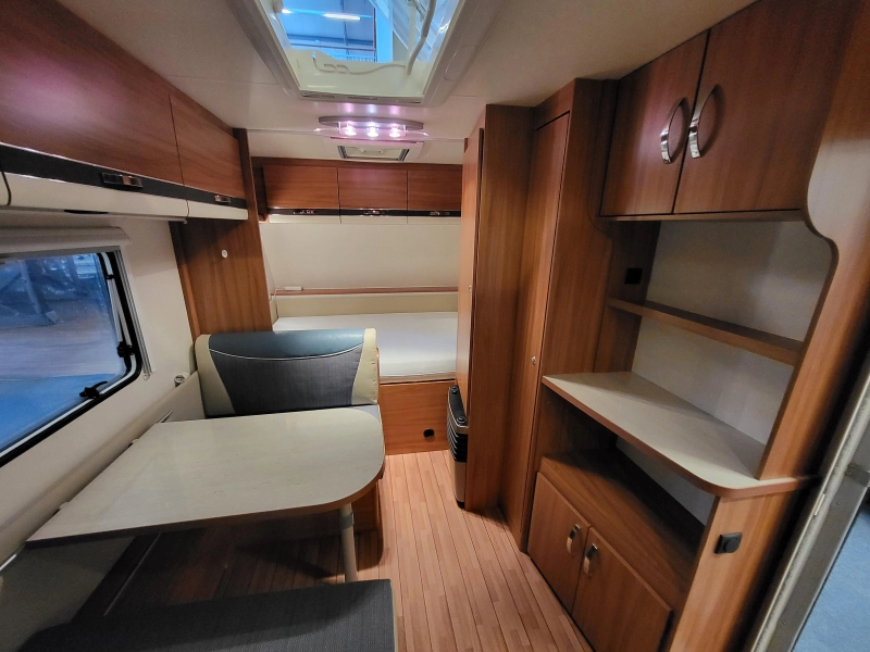 Weinsberg CaraOne 420 QD met Unico Verona  foto: 11