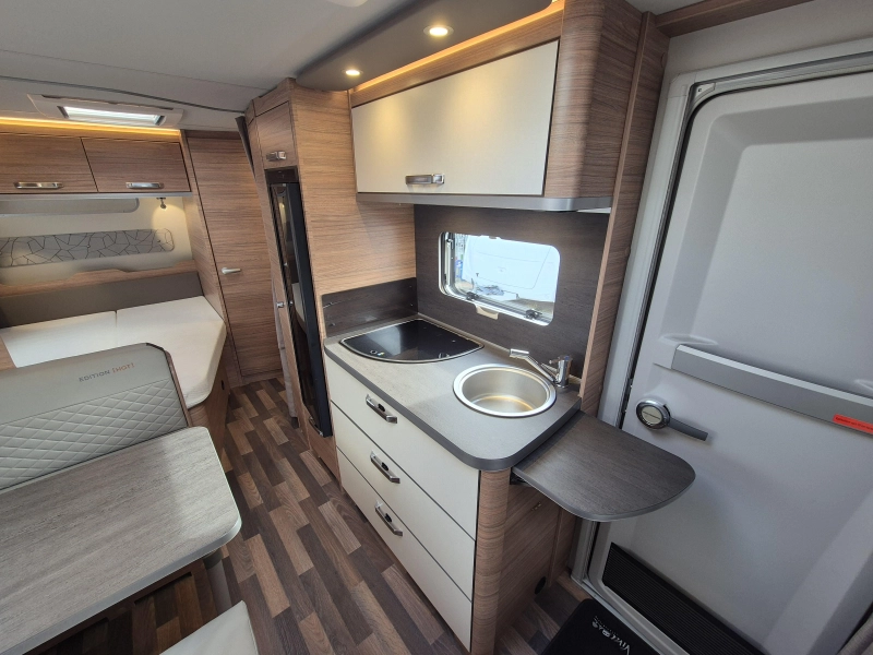 Weinsberg CaraOne Edition HOT 500 FDK Stapelbed  foto: 17