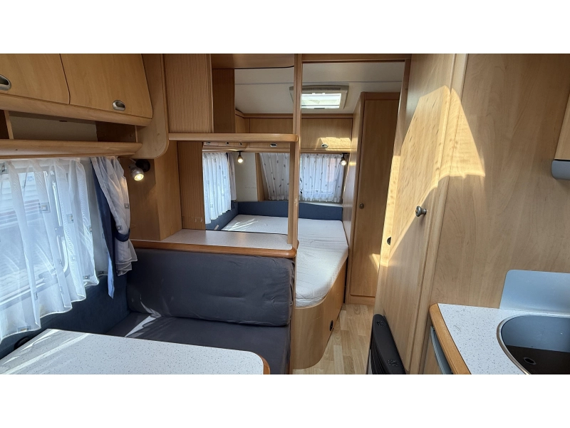 Hobby De luxe Easy 500 KMFE stapelbed zit frans bed 