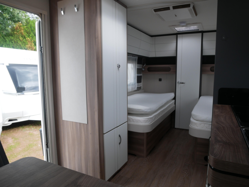 Hobby Excellent Edition 540 WLU mover, luifel, airco  foto: 5