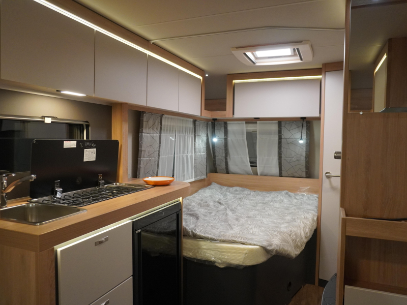 Knaus Sport 450 FU RONDZIT FRANS BED!!  foto: 15