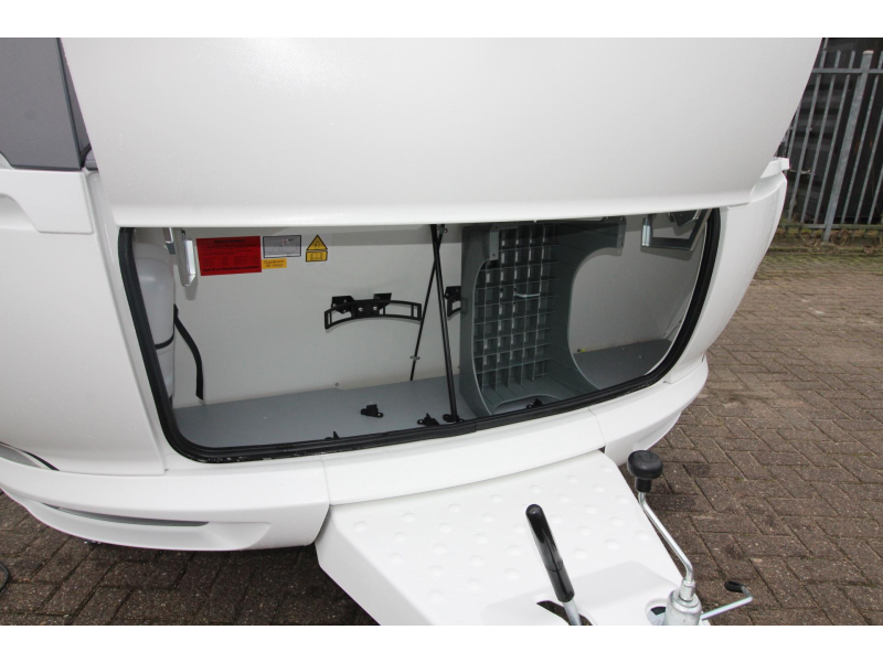 Hobby De Luxe 460 UFE Frans bed & rondzit!  foto: 23