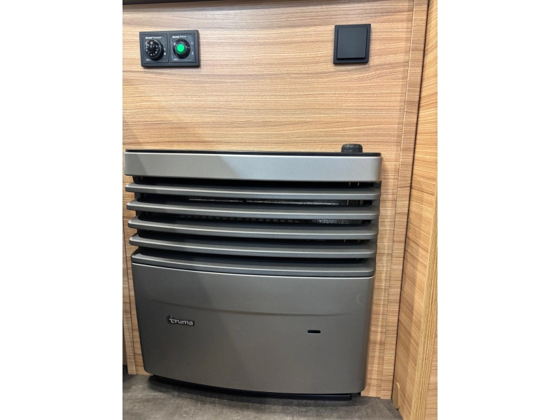 Dethleffs Summer Edition 530 DR 2027 airco+vloerverw.  foto: 17