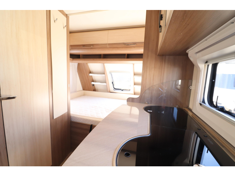 Hobby De Luxe 455 UF Mover / Luifel  foto: 16