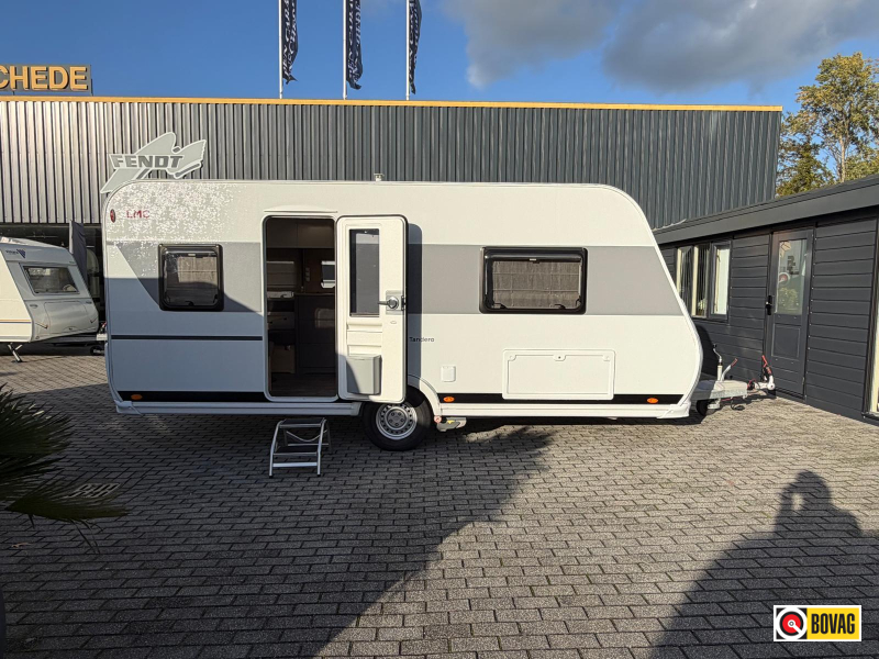 LMC Tandero 480 D Met Truma mover!  foto: 0