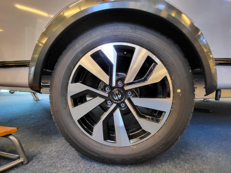 Knaus Sudwind Black Selection 460 EU super compleet af fabriek  foto: 5