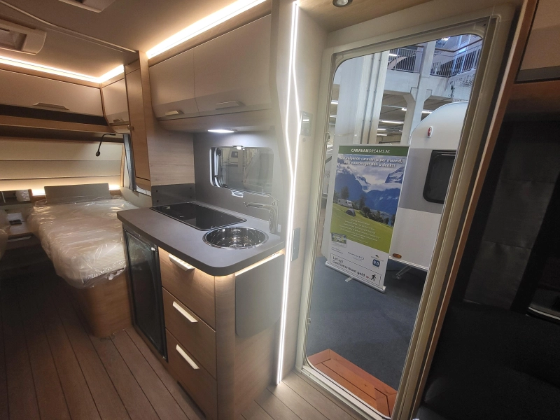Knaus Sudwind Black Selection 460 EU mooi compleet af fabriek  foto: 22