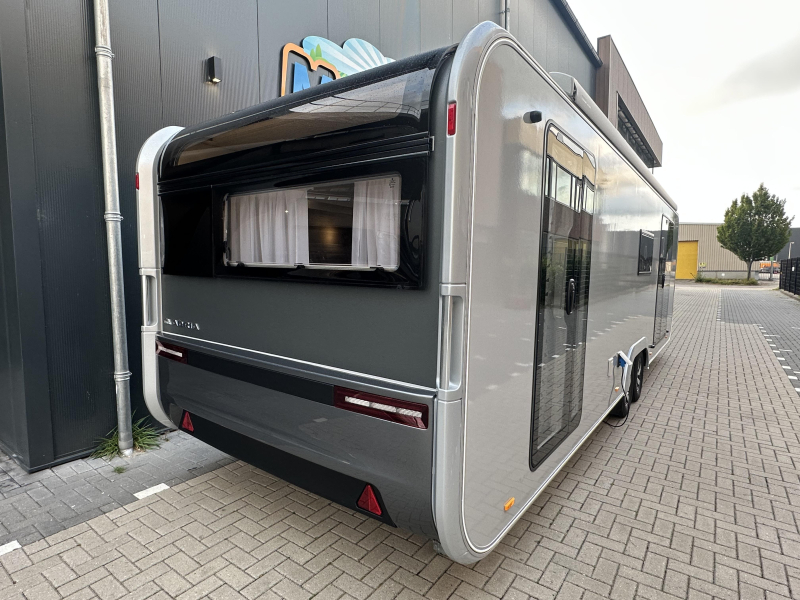 Adria Astella 754 DP Exclusief in Nederland 