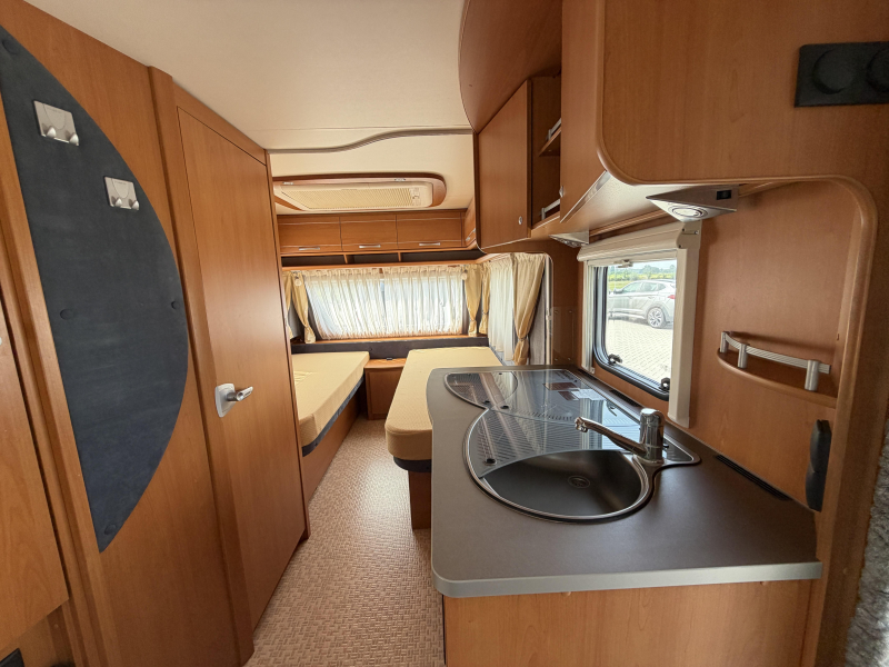 Dethleffs Summer Edition 460 V enkele bedden  foto: 7