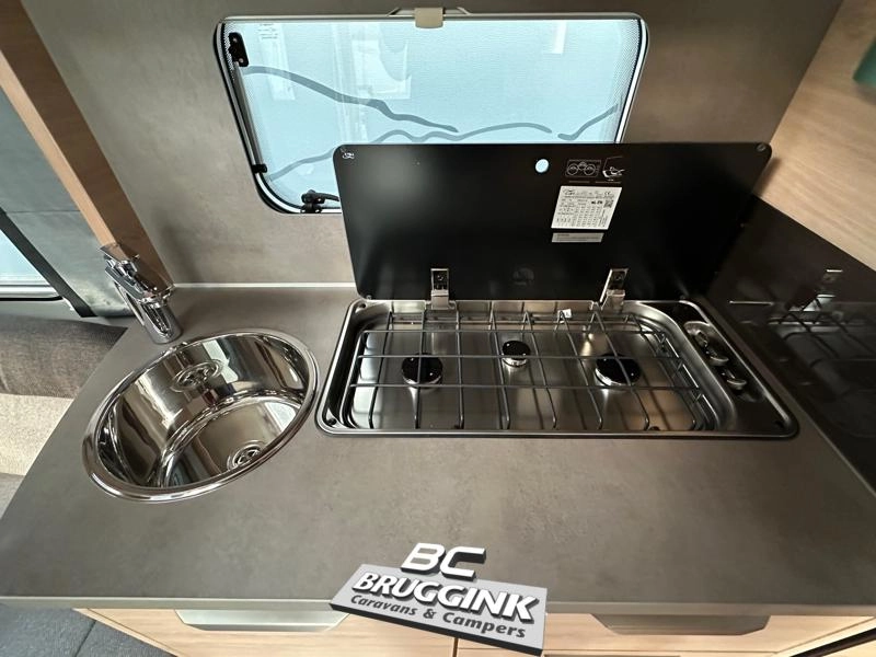 Knaus Sudwind Black Selection 500 FU Frans Bed Vloerverwarmin  foto: 4
